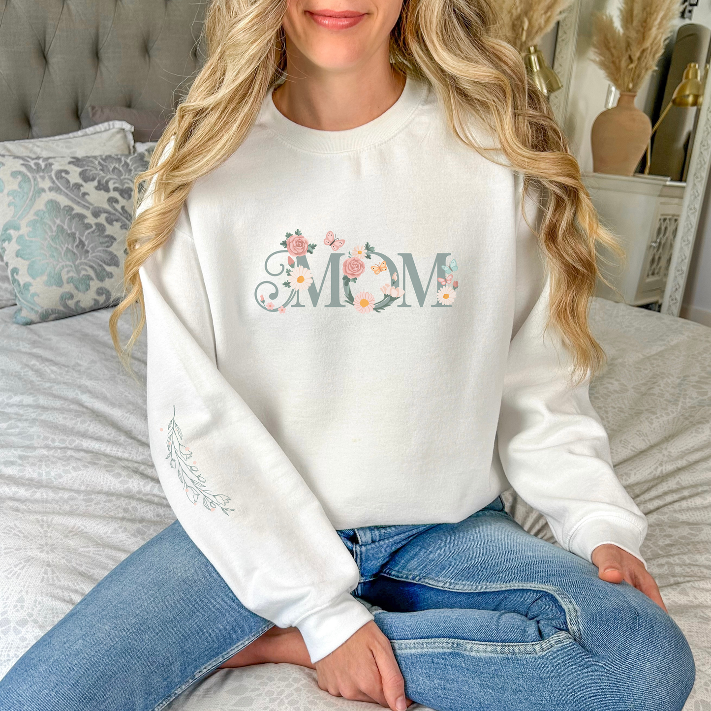Floral Mom Sweatshirt – Cozy & Stylish Gift for Moms